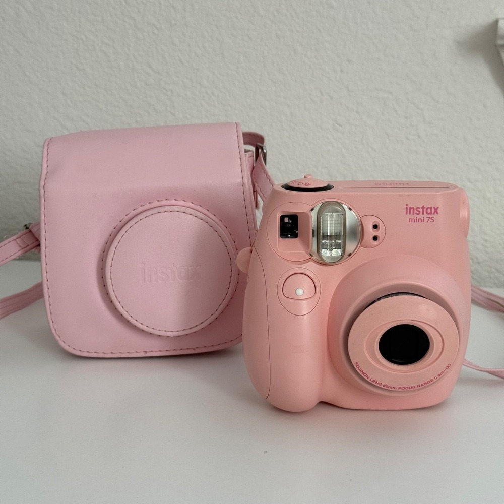 Fujiflim Instax Mini 7S Pink Instant Film Camera w/ Carrying Case *TESTED*